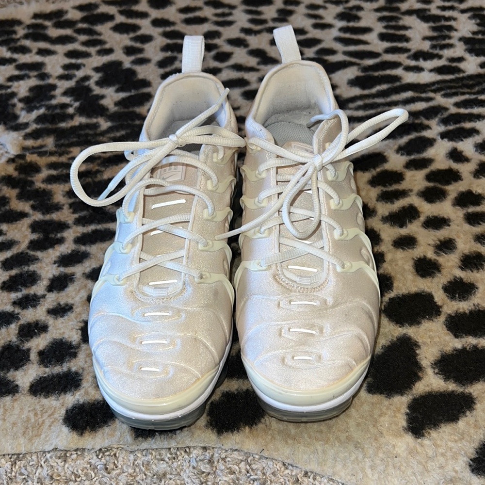 Vapor max white sneakers